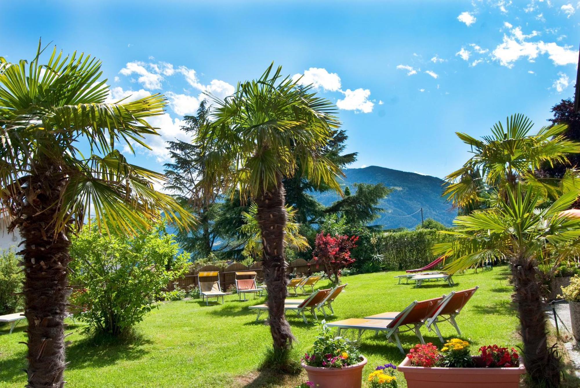 Hotel Appartement Inge Tirolo Exterior photo