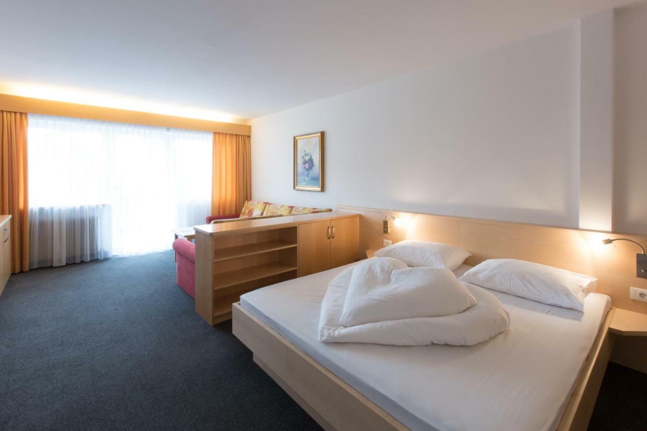 Hotel Appartement Inge Tirolo Exterior photo